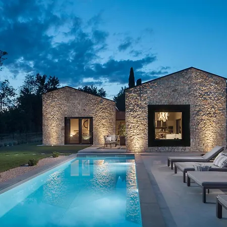 Villa Ulmus Karojba