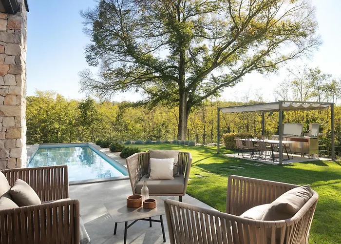 Ulmus 빌라 Karojba